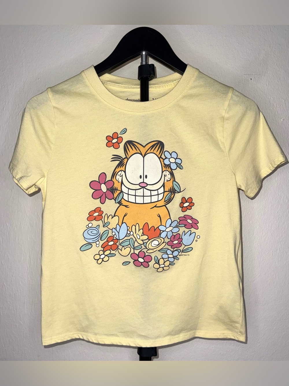 Abercrombie kids yellow short sleeve Garfield tee, size 7/8